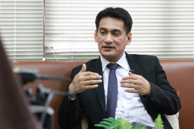 ดร.ศราวุฒิ อารีย์ รองผู้อำนวยการศูนย์มุสลิมศึกษา ให้สัมภาษณ์ สื่อช่อง ONE HD
