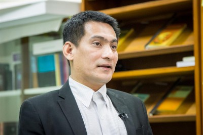 ดร.ศราวุฒิ อารีย์  ให้สัมภาษณ์ ผู้สื่อข่าวช่อง Amarin รายการ Amarin News Night